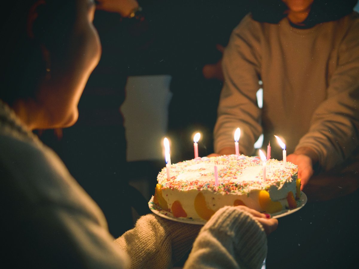 40 frases de aniversário para amigo que merece homenagens