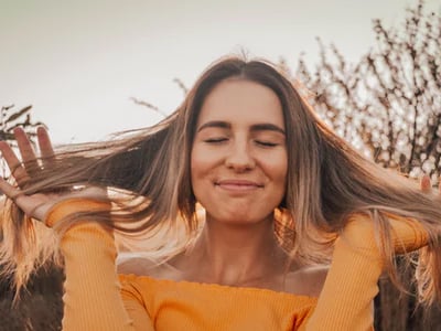 55 frases de solteira feliz para curtir o melhor da vida sozinha