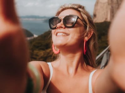 120 frases para foto sorrindo que mostram o melhor de você