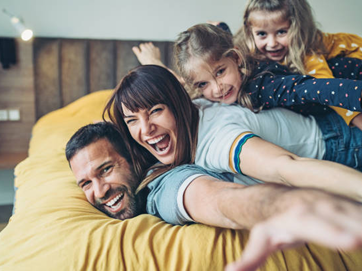 40 frases engraçadas de família para rir das manias de vocês