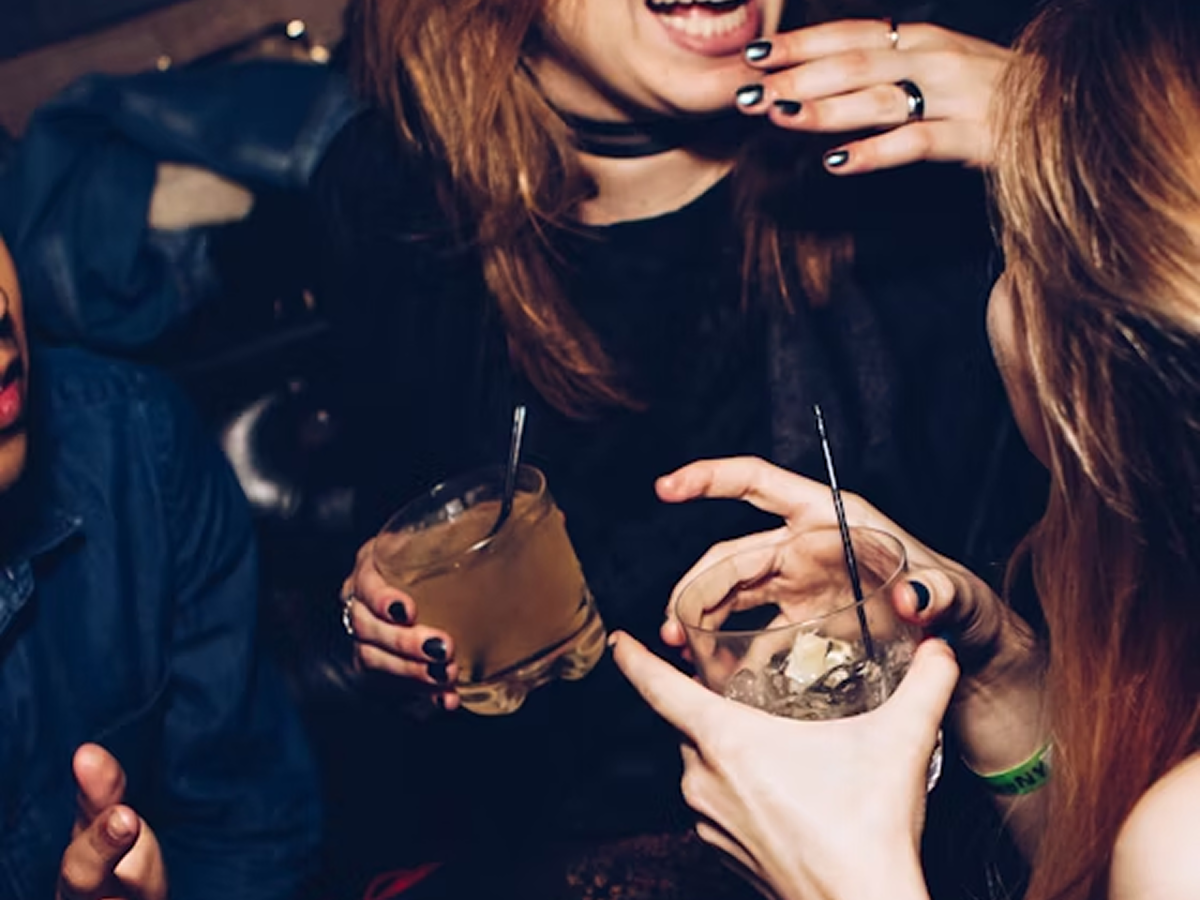 55 frases de sextou para se jogar na diversão e aproveitar a vida